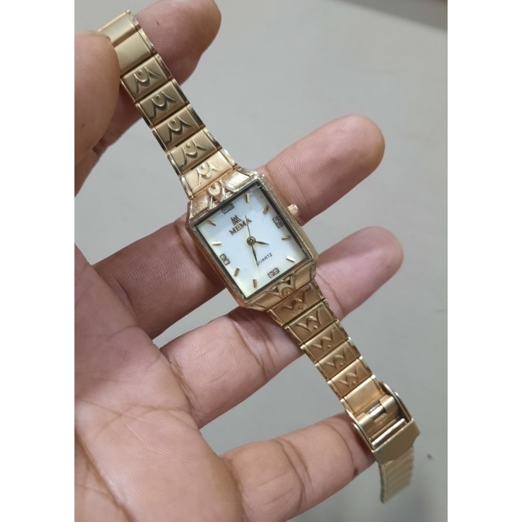 Jam tangan wanita mema orian gold masih bagus murah