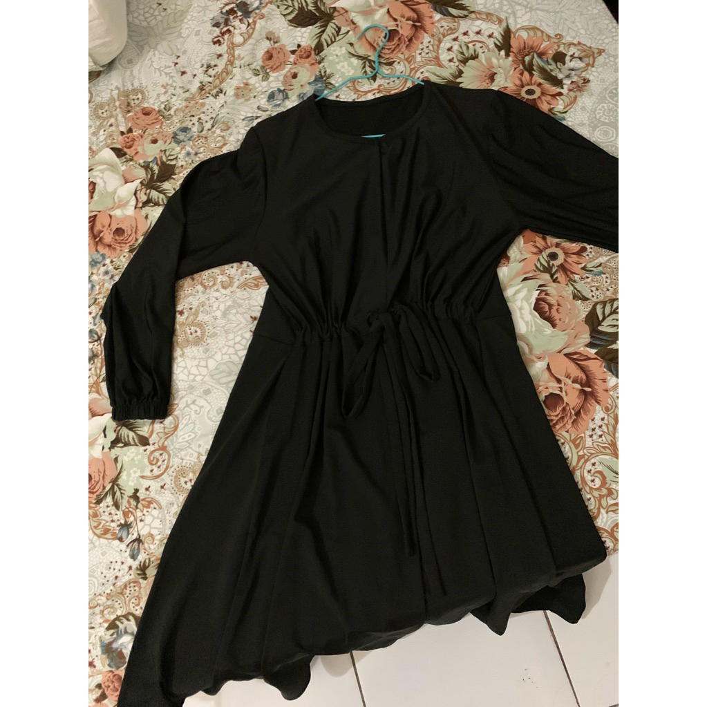 Preloved Dress Hitam Lengan Panjang