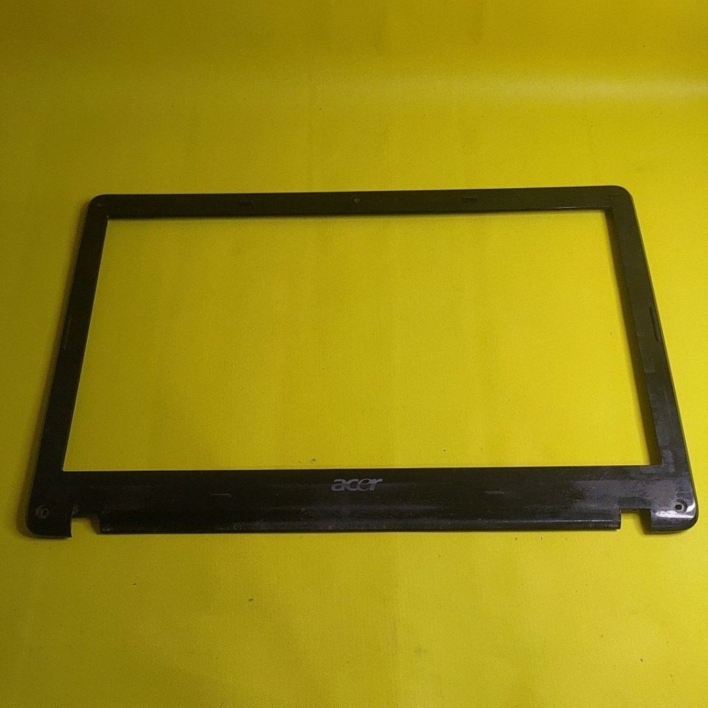 casing frame lcd Acer aspire one 722  ao722