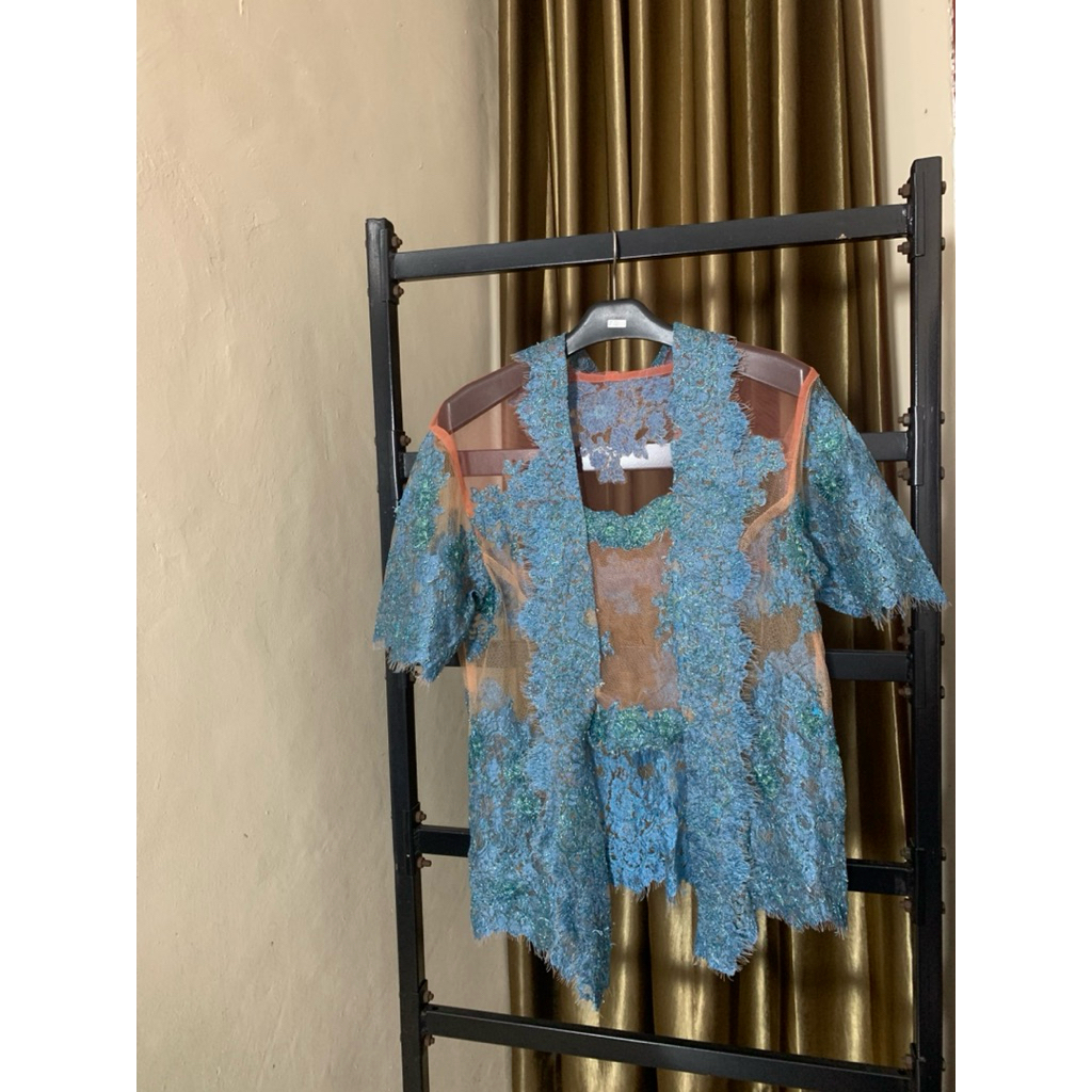 preloved kebaya/kebaya preloved/preloved kebaya wisuda/preloved kebaya tunangan/preloved kebaya unda