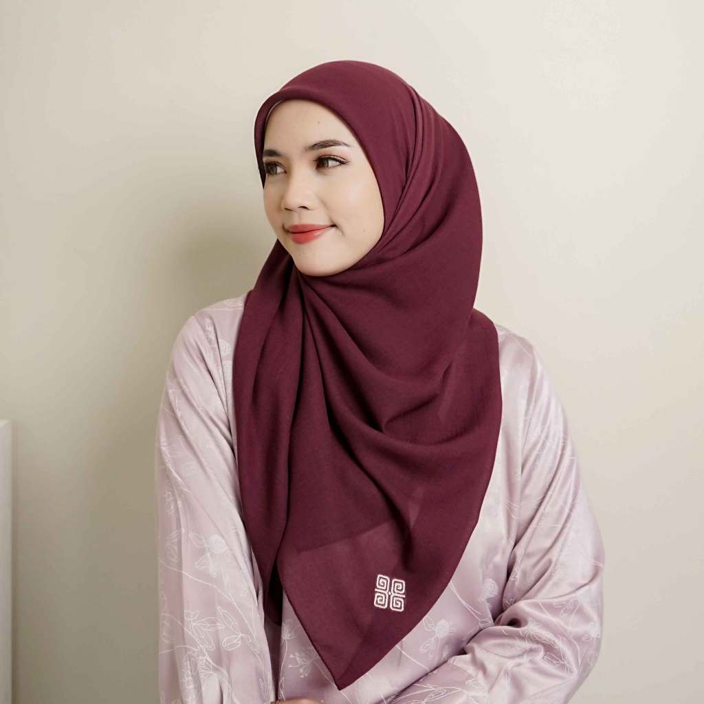 Restu Anggraini - Mecca Voal Scarf Hijab Segiempat Polos Tbk