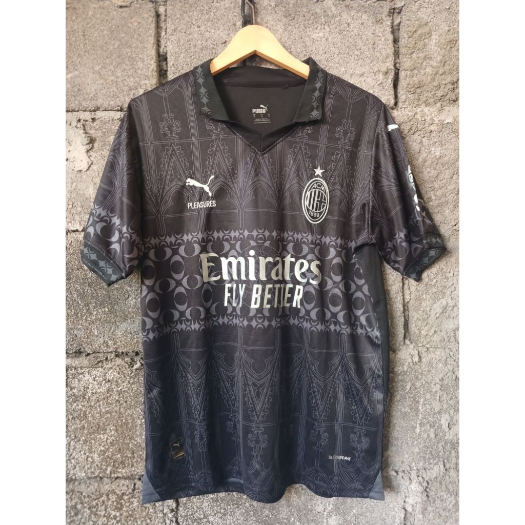 BAJU BOLA JERSEY BOLA JERSEY FUTSAL PAKAIAN OLAHRAGA SEPAK BOLA JERSEY AC MILAN 4TH 2023 2024 PLEASU