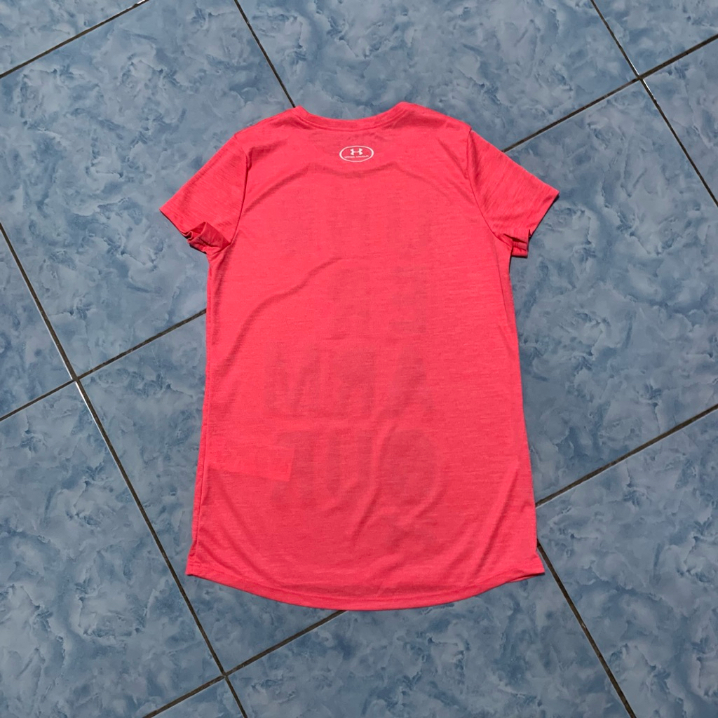 Kaos Olahraga Wanita Warna Pink