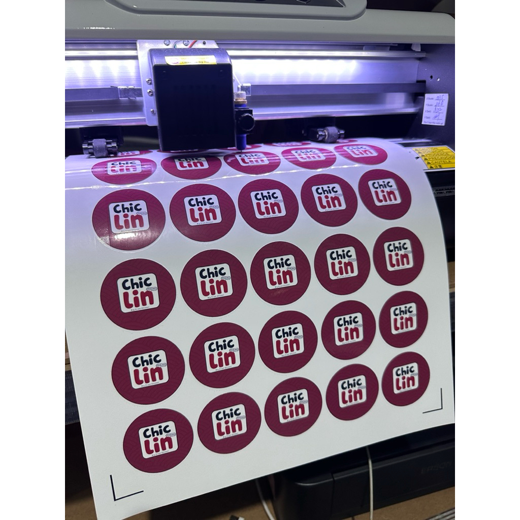 

Cetak sticker vinyl A3+ custom logo free cutting 1 hari jadi
