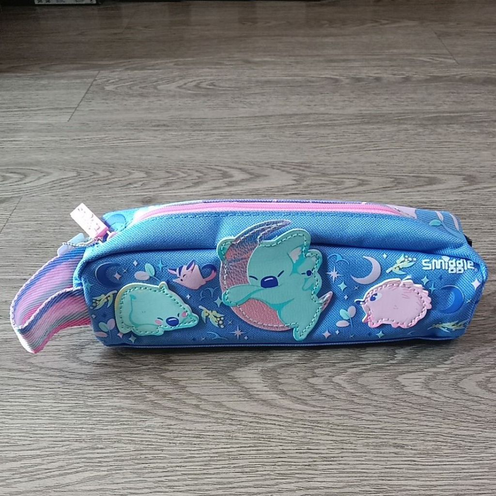 

Tempat Pensil Smiggle