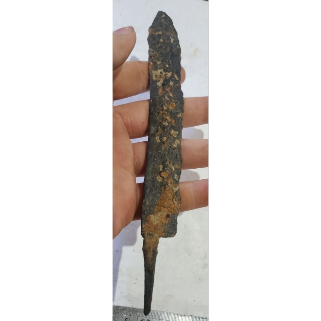 1 biji pusaka kuno 19cm unik temuan sungai