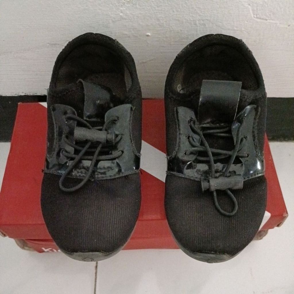 Sepatu Kickers anak perempuan