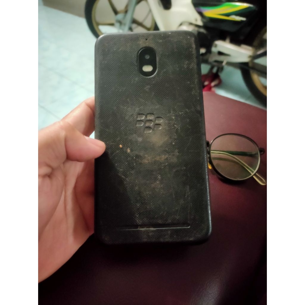 blackberry aurora minus lcd aja