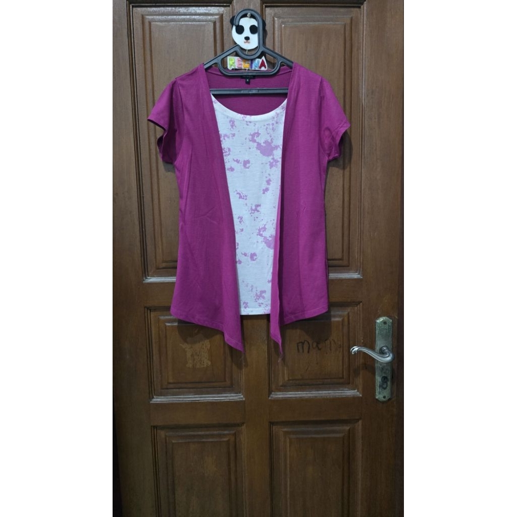 Tas.aku-preloved t-shirt warna pink fushia size M