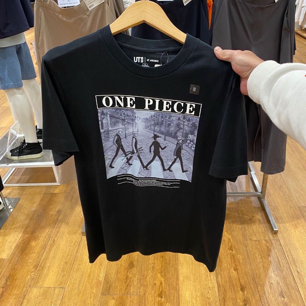 Jastip. Tshirt Uniqlo X One Piece (MAN) BEST SELLER