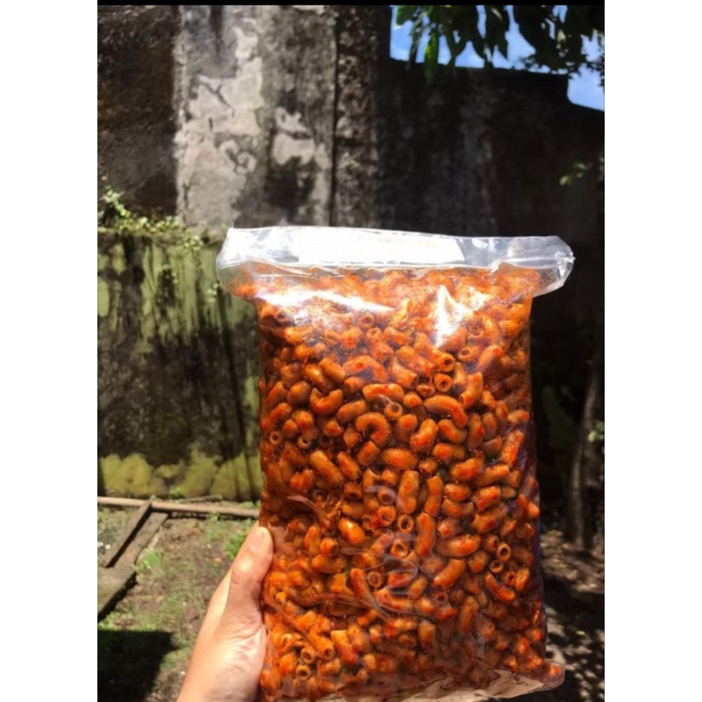

MAKARONI BANTET KERIUK PEDAS DAUN JERUK KEMASAN 250GRM
