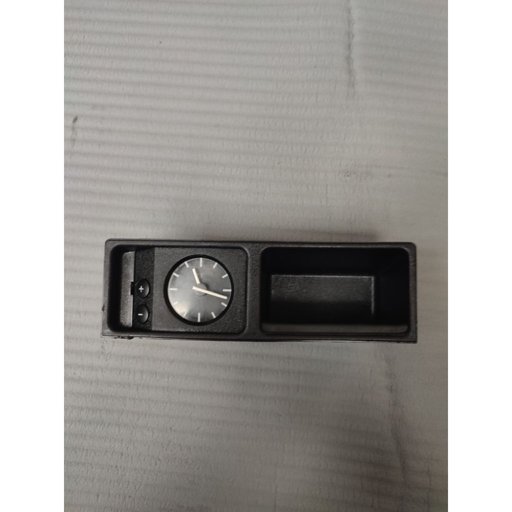 Laci dan jam tengah BMW E36 original