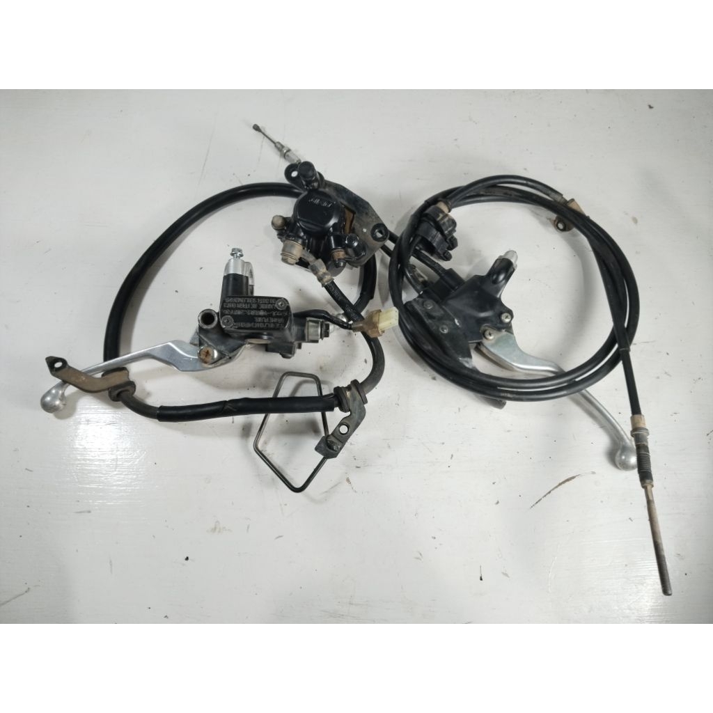 kaliper cakram depan plus handle rem belakang Honda Beat Deluxe ori copotan motor