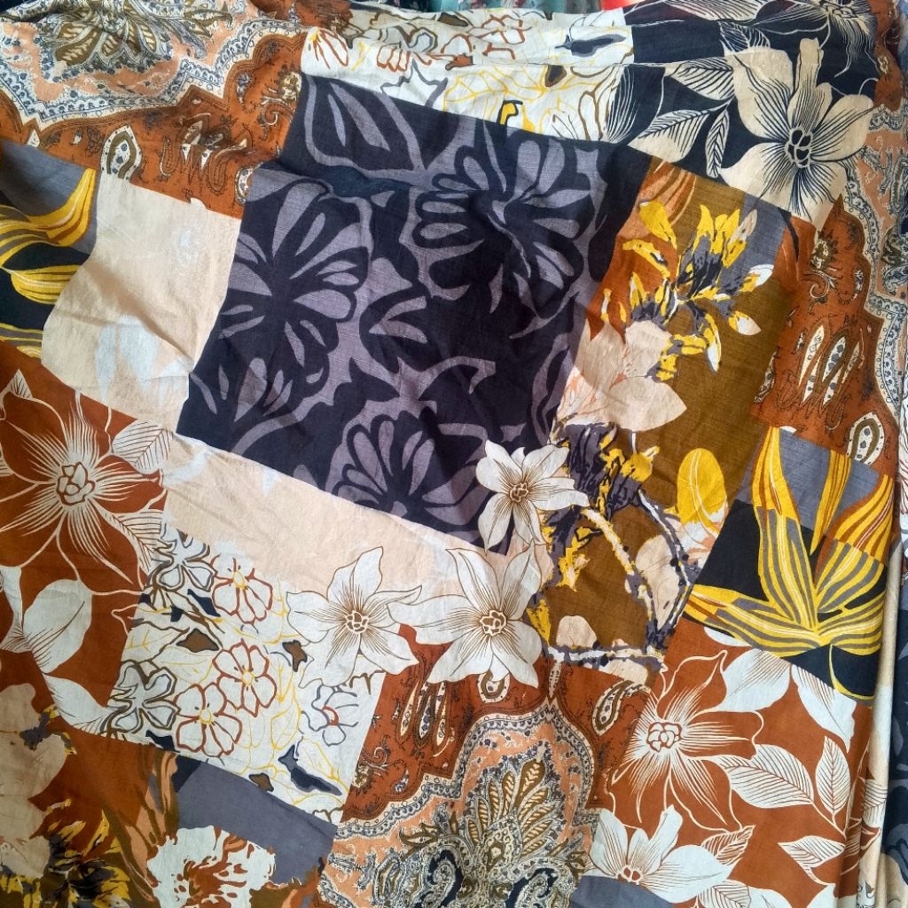 kain katun motif bunga / kain katun motif batik etnik