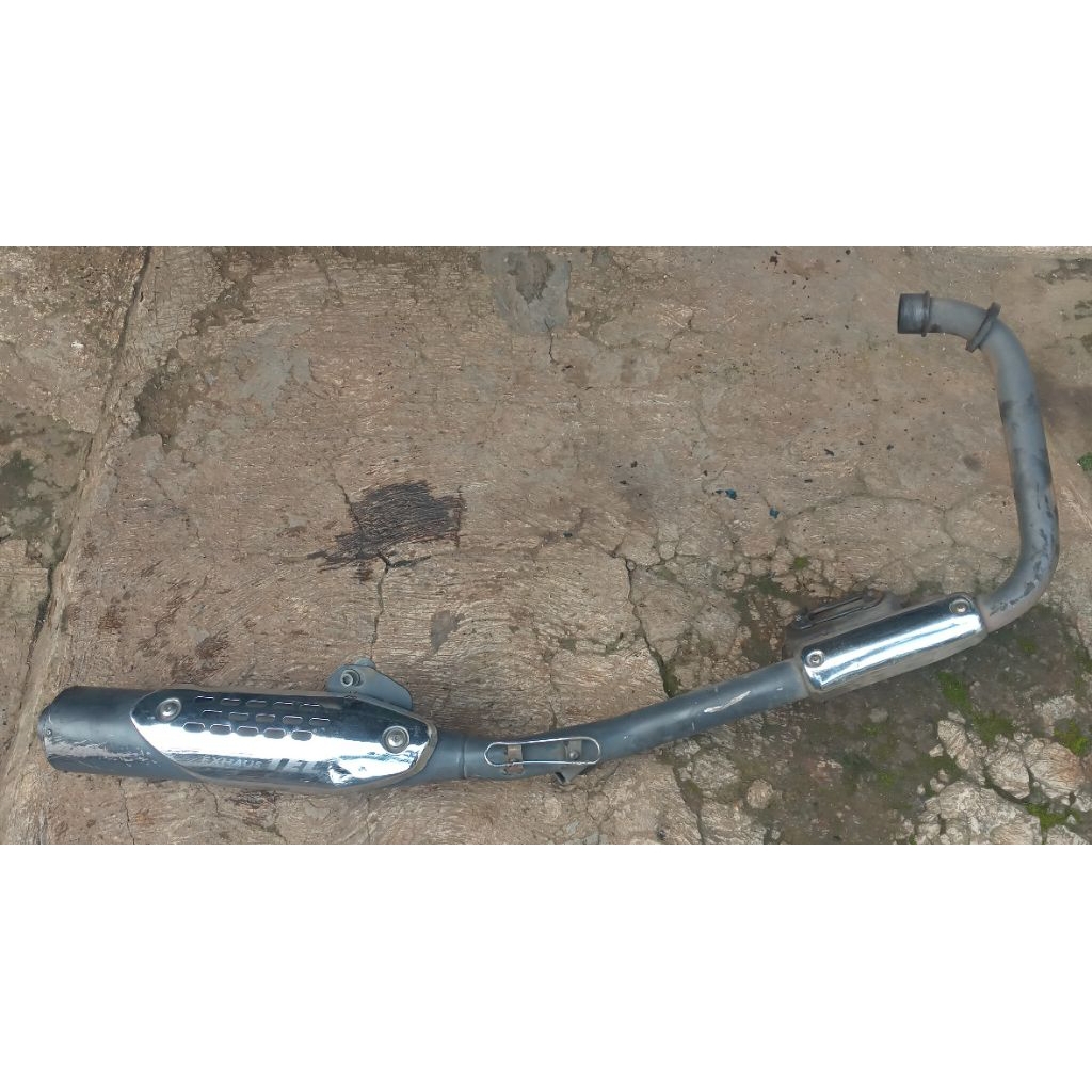 knalpot motor pulsar 180cc.UG4