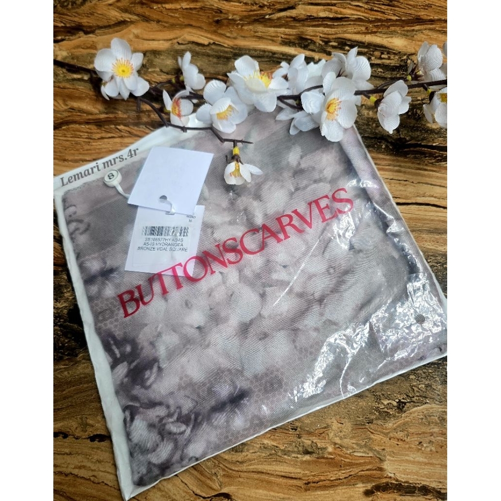 New as is Buttonscarves Hydrangea Bronze Voal Square Scarf