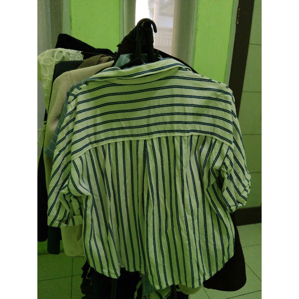 Preloved Zara Blue Stripe Crop Shirt