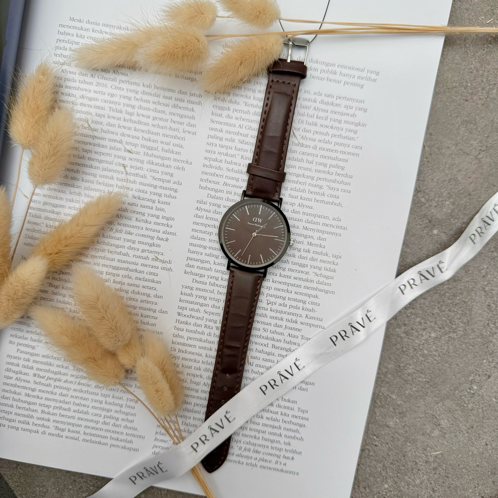 Classic LG Ring Black Watch (Jam Tangan Wanita)