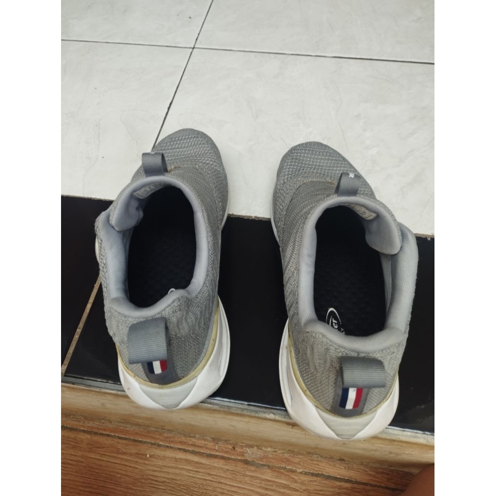 Sepatu Eider (second)