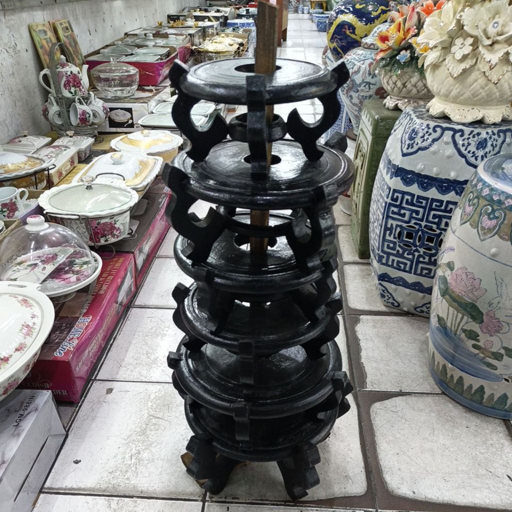 Kaki Kayu Guci Vas Pot Keramik