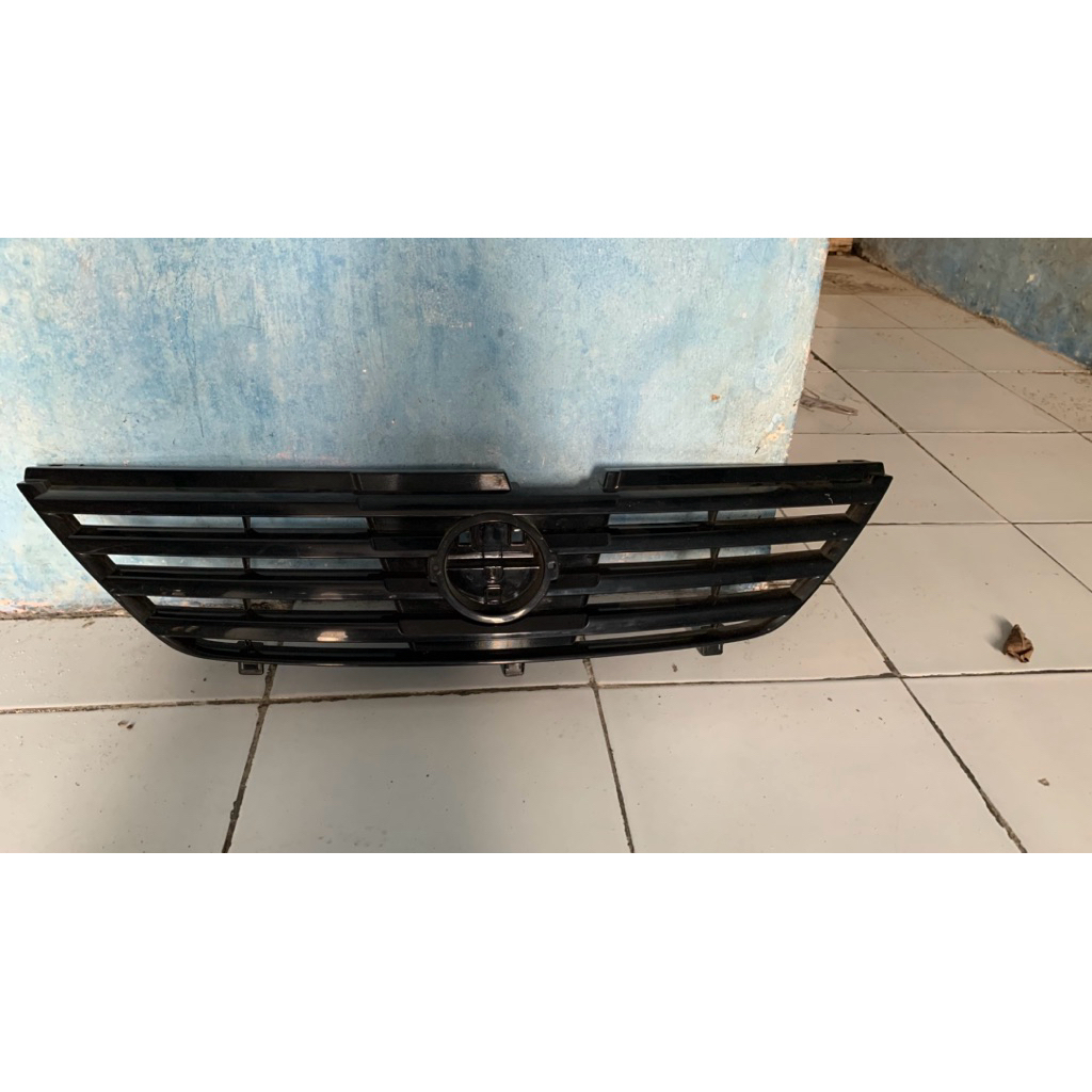 Grille Grill Nissan Serena C24 Original