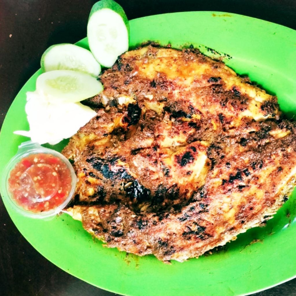 IKAN BAWAL HITAM BAKAR 1EKOR