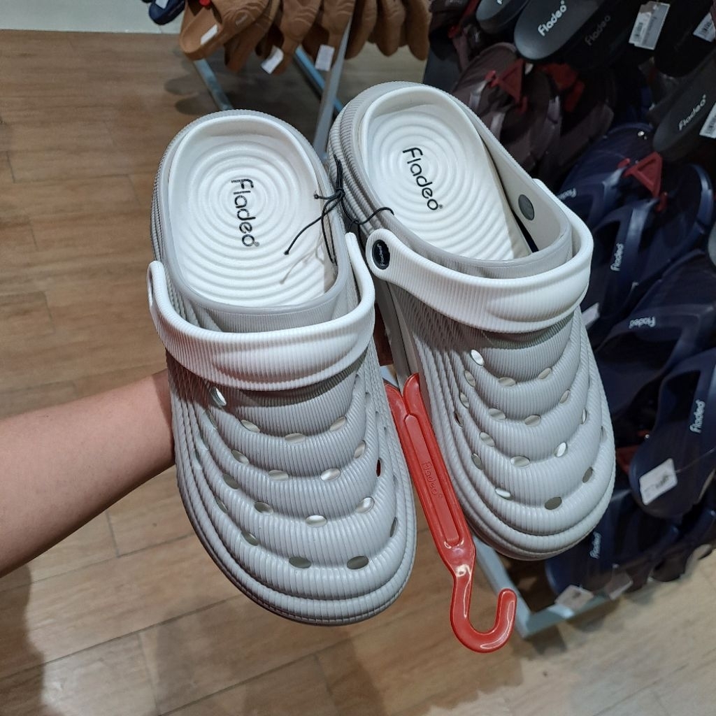sandal phylon pria fladeo