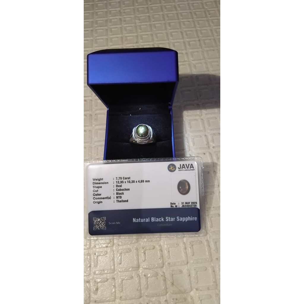 natural star black safir