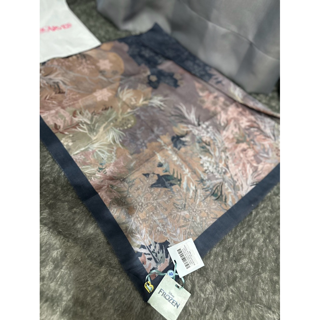 New as is Buttonscarves Frozen Series in Mirage. Voal Reguler Square New With Tag no box
