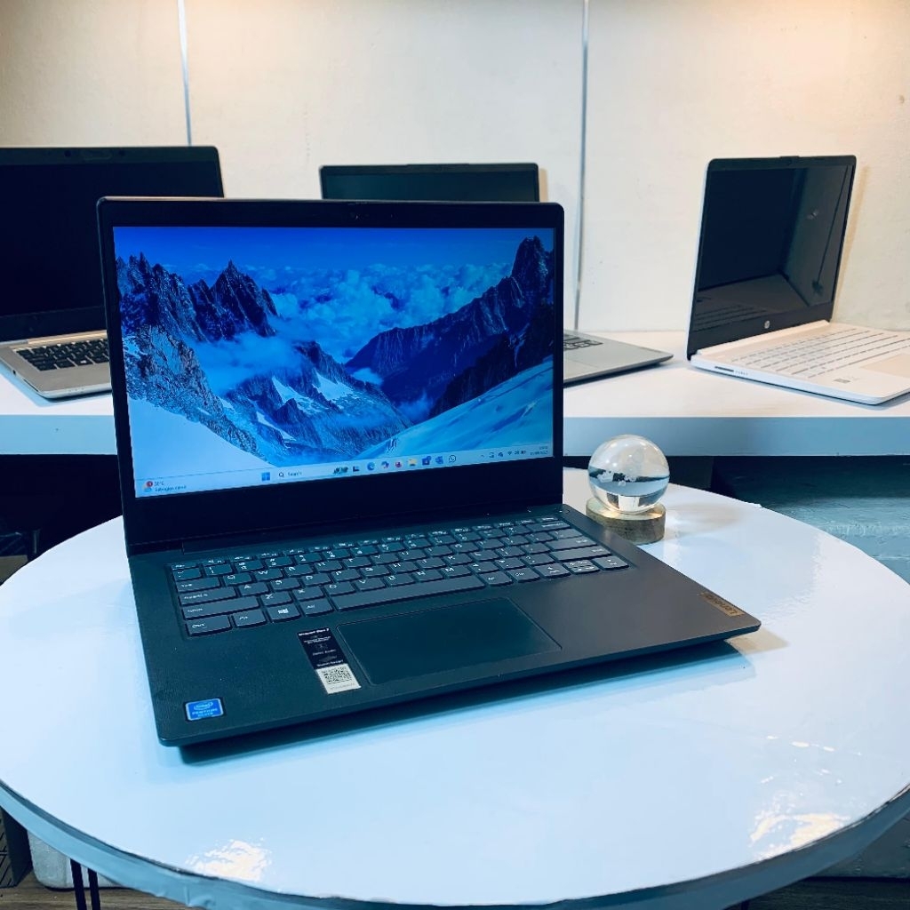 Laptop Lenovo Ideapad Slim 3 | Pentium Silver | 8GB | 256SSD