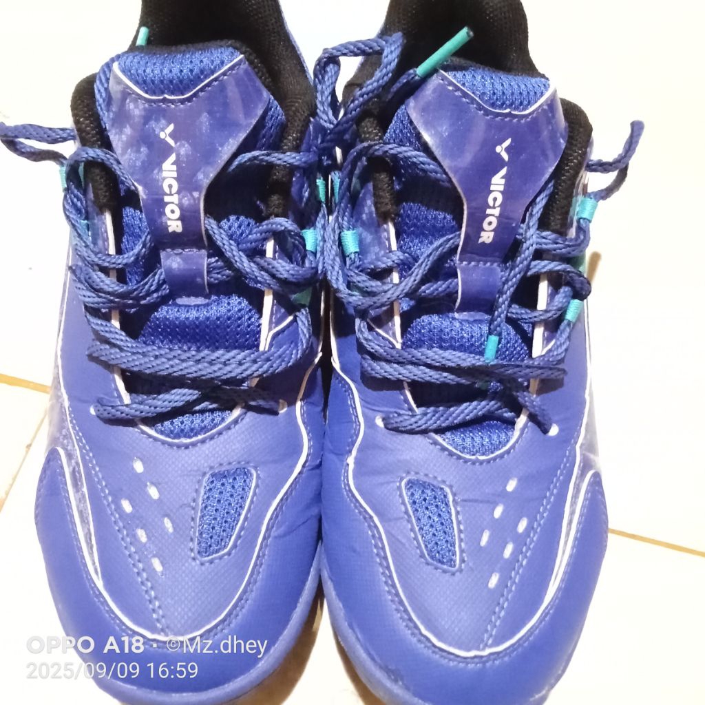 sepatu badminton victor strom original