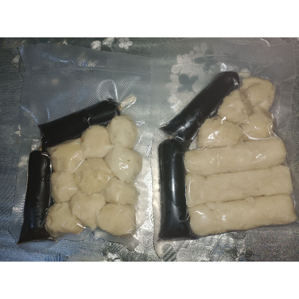 

pempek tenggiri mix(lenjer&adaan)