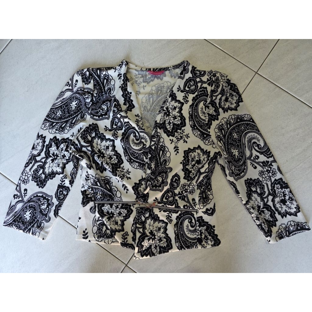 preloved blazer kantor bunga