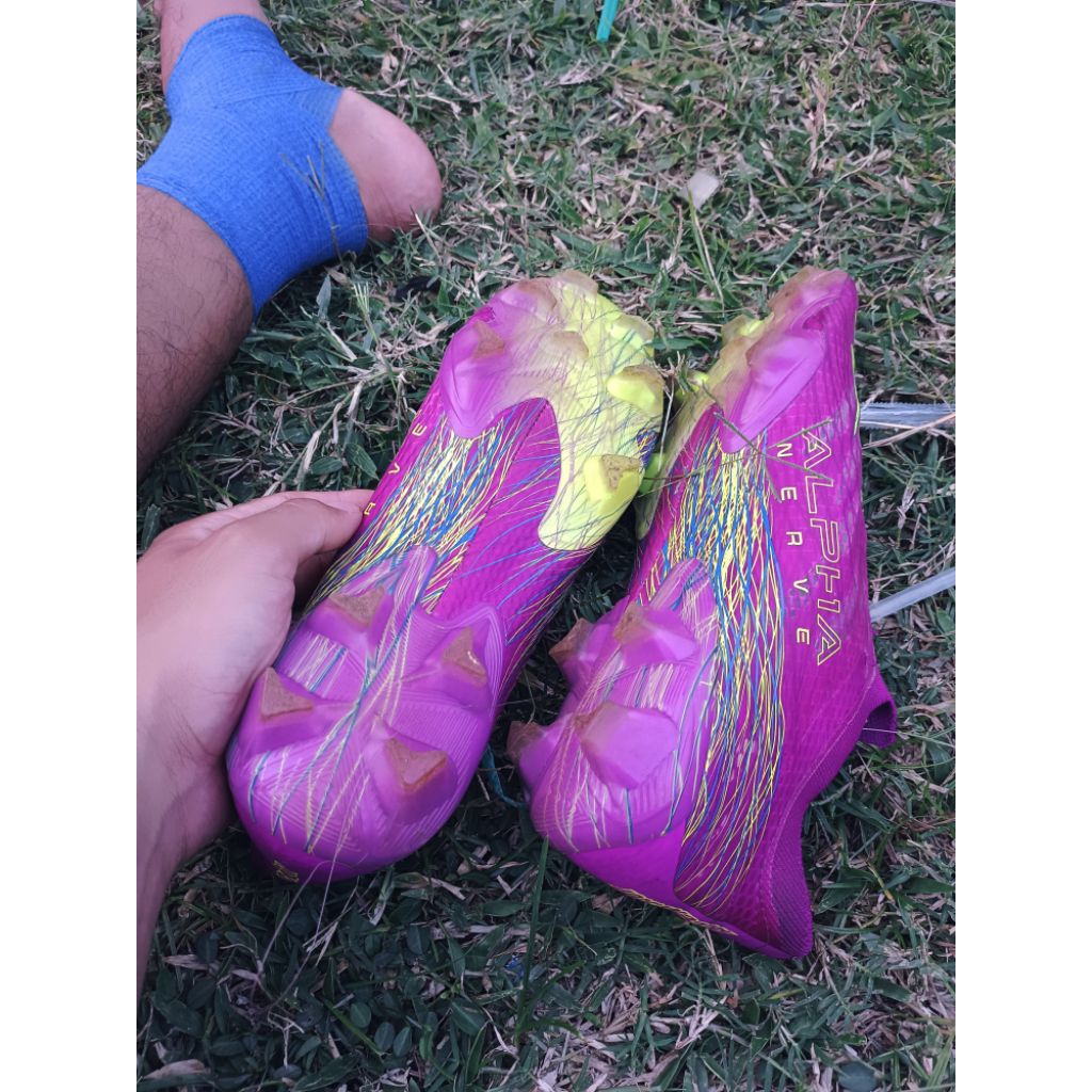 sepatu bola specs alpha nerve