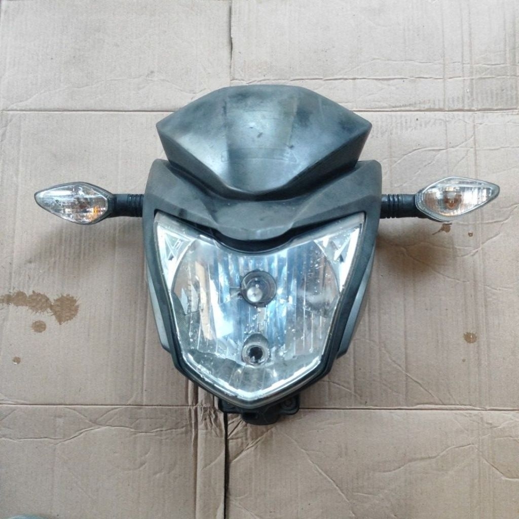 Batok Kepala Set Lampu Depan Set Sen Assy Honda Verza 150 Original K18