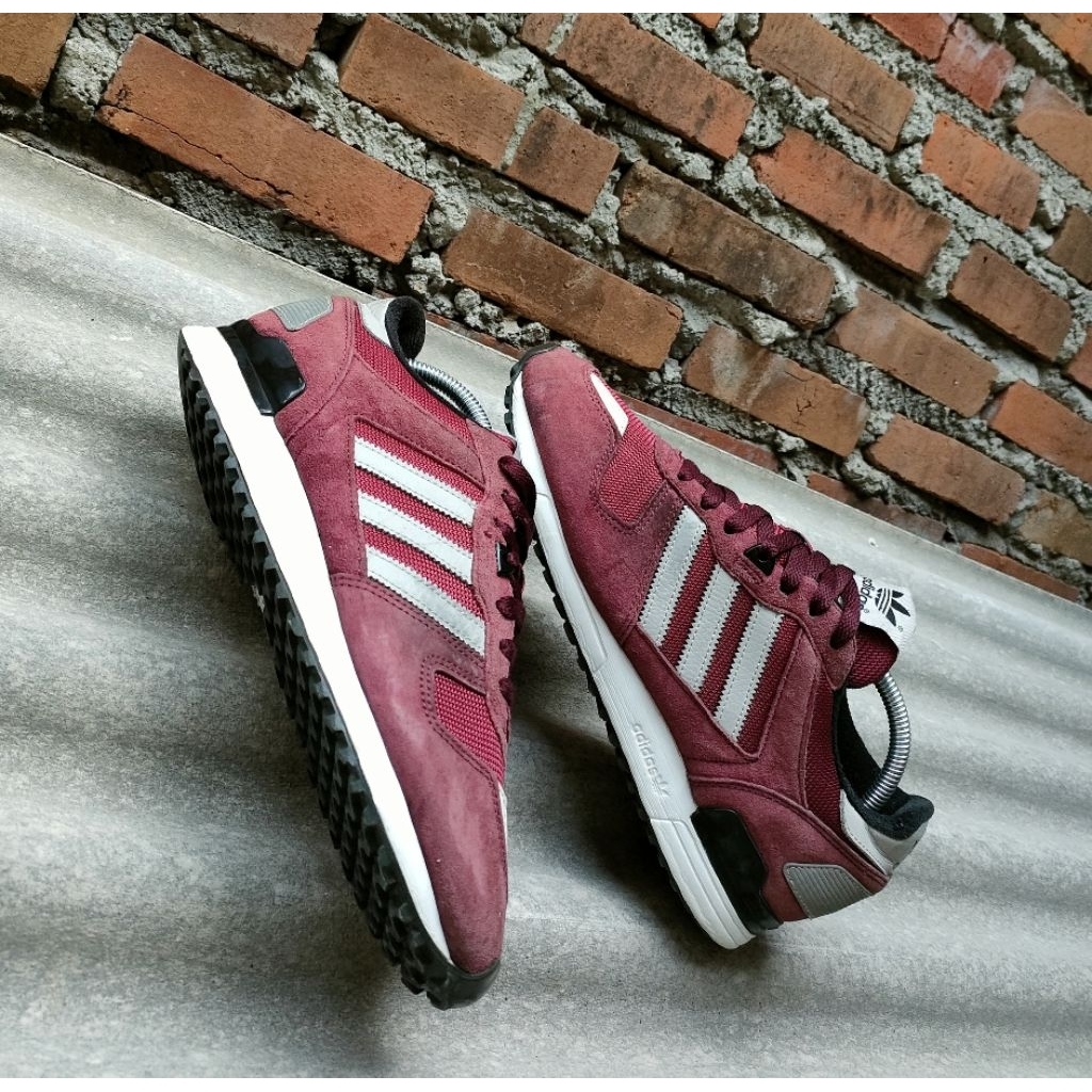 Sepatu Adidas Zx 700 Scatlet