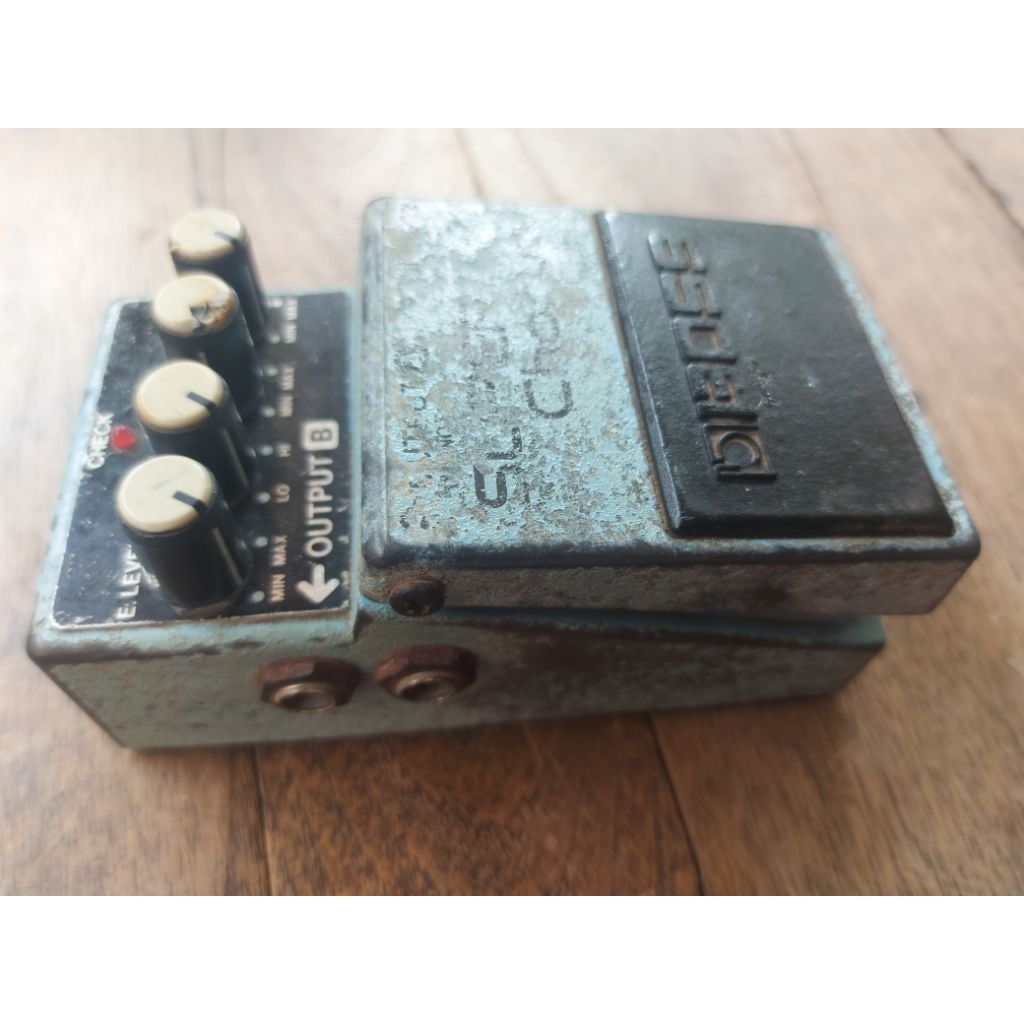 efek gitar boss roland super chorus ch1