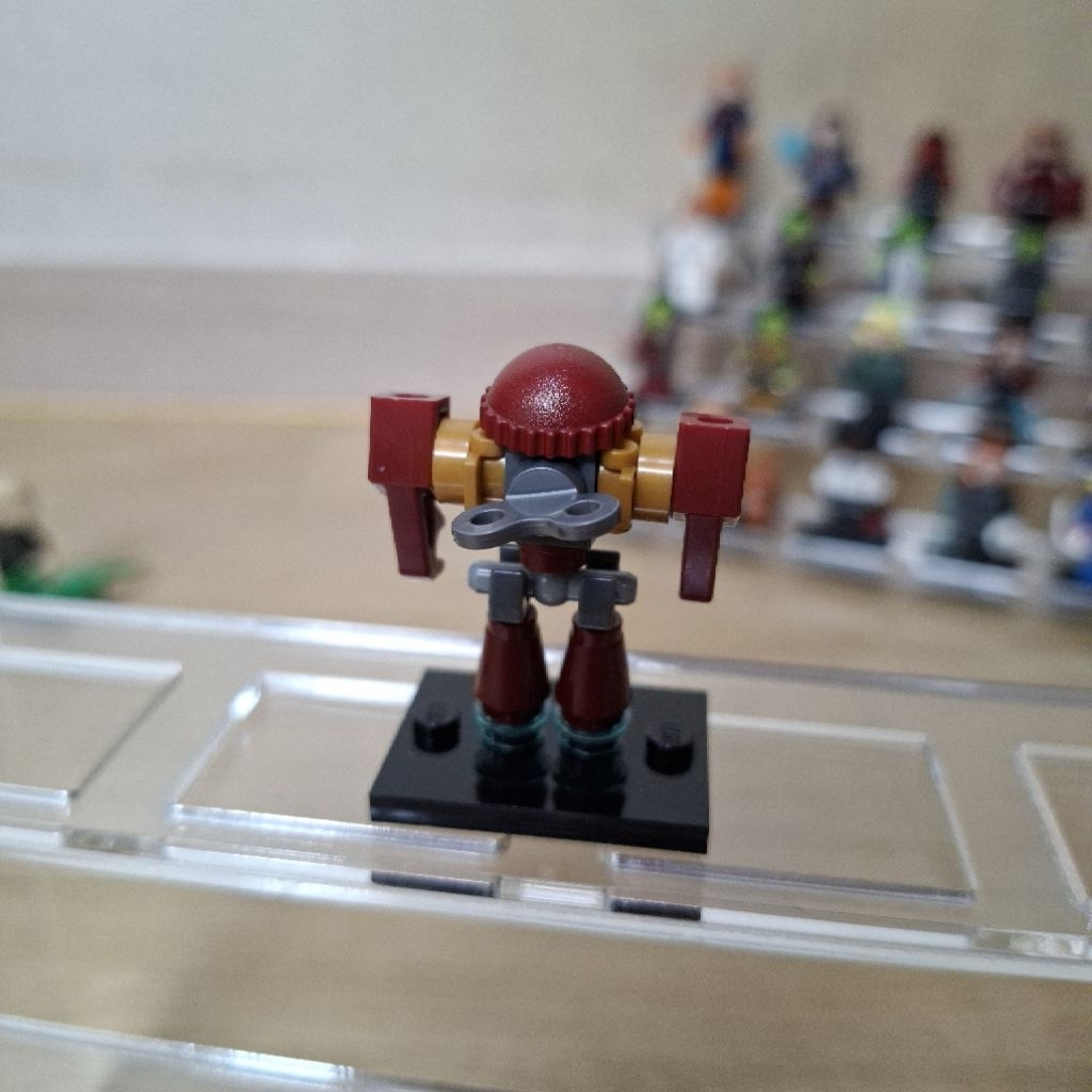 Lego Minifigure Advent Calendar 2021, Super Heroes, The Avengers (Day 20) - Hulkbuster Windup Robot 