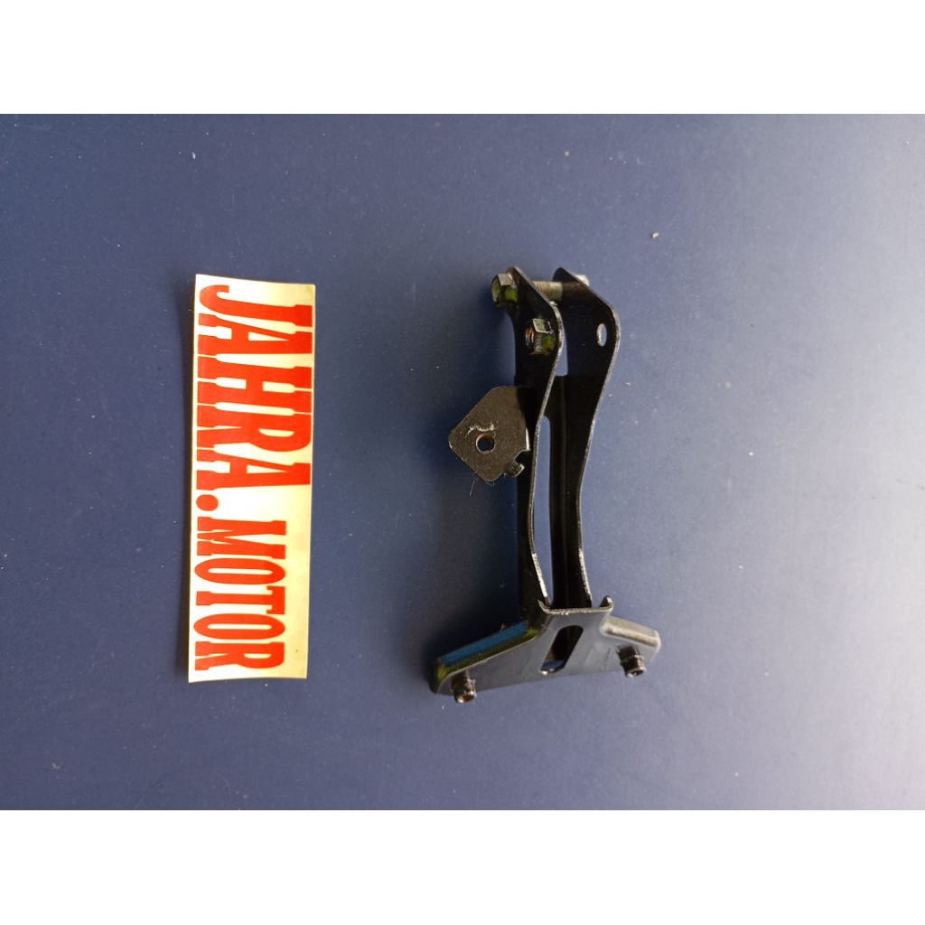 DUDUKAN TAMENG DASI DEPAN HONDA BEAT KARBU 2008-20012 ORI