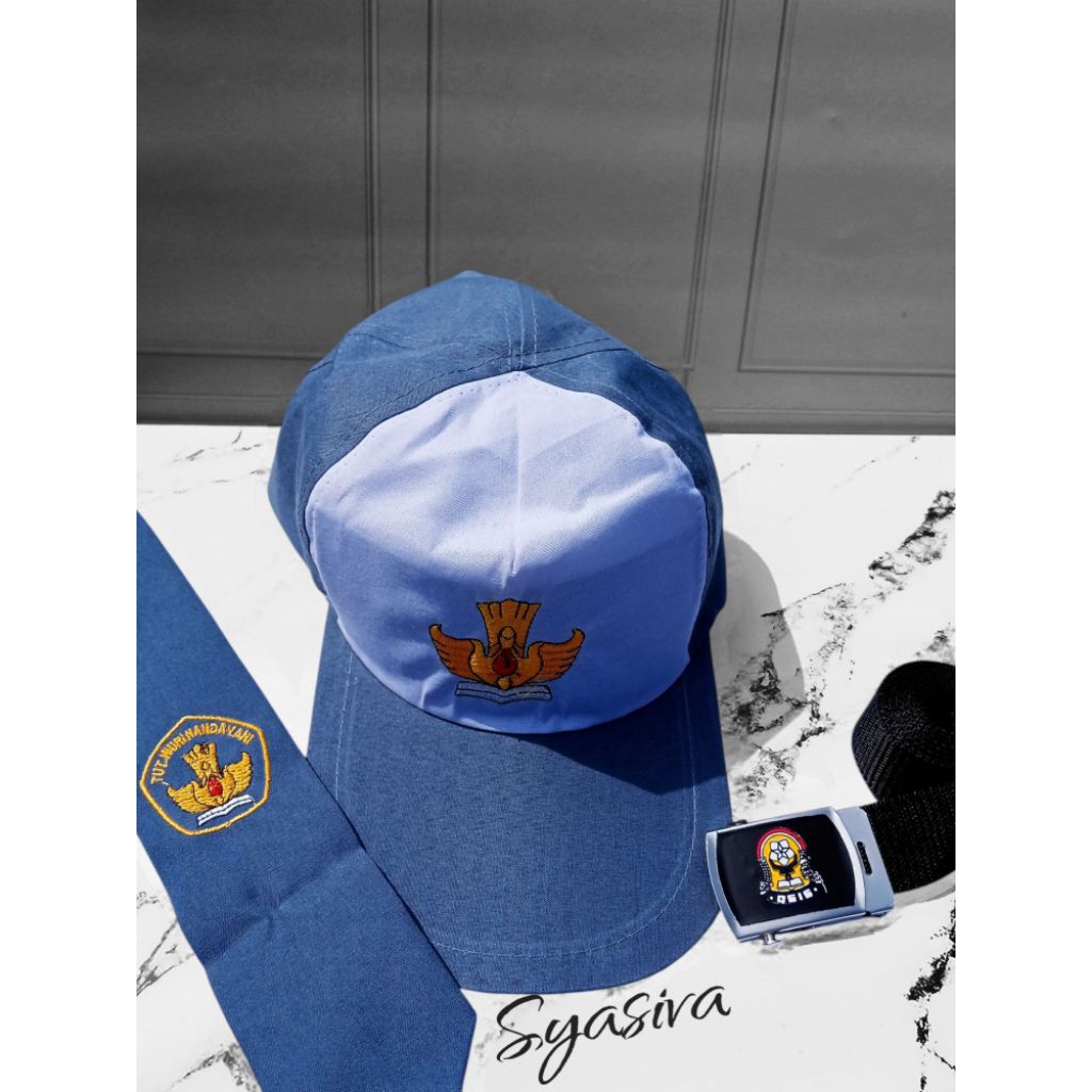 SATU SET ATRIBUT SEKOLAH SMA