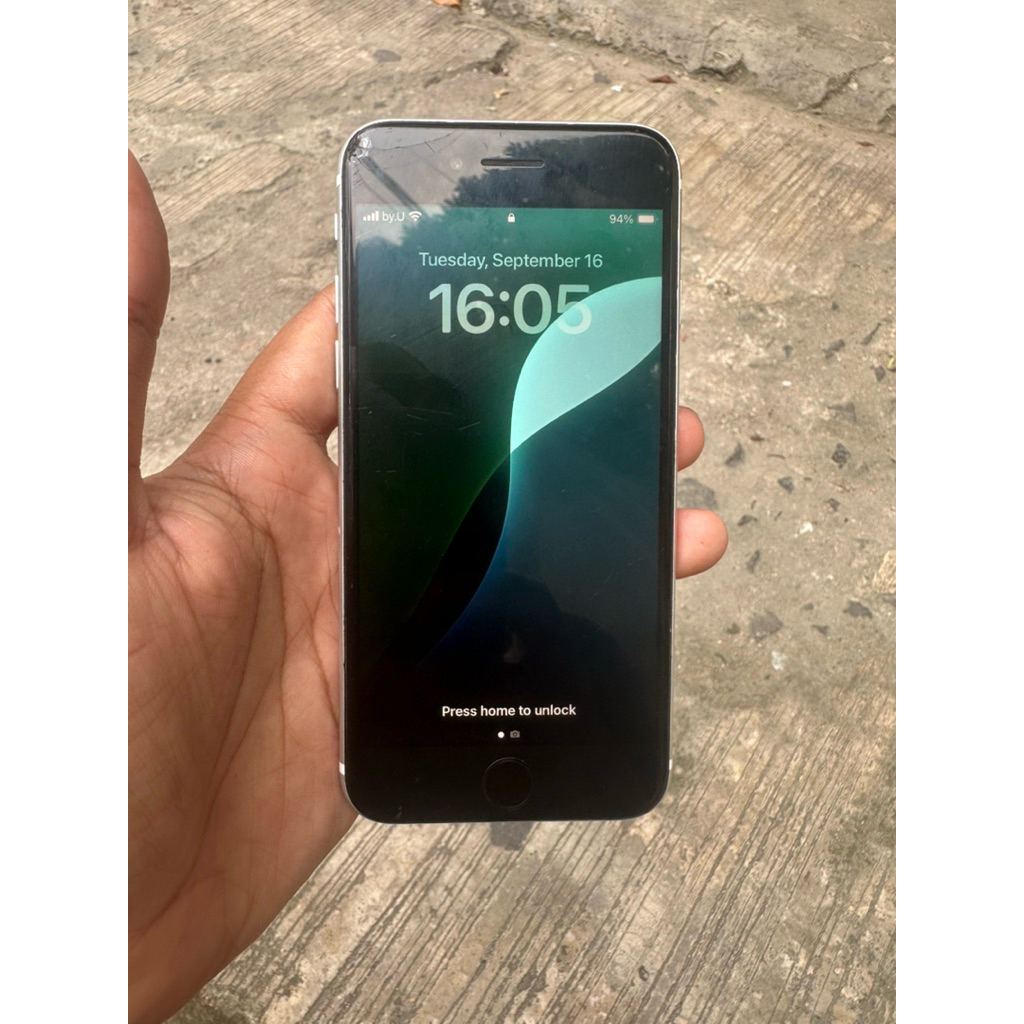 iPhone SE 2 64GB ex iBox BYPASS CELL