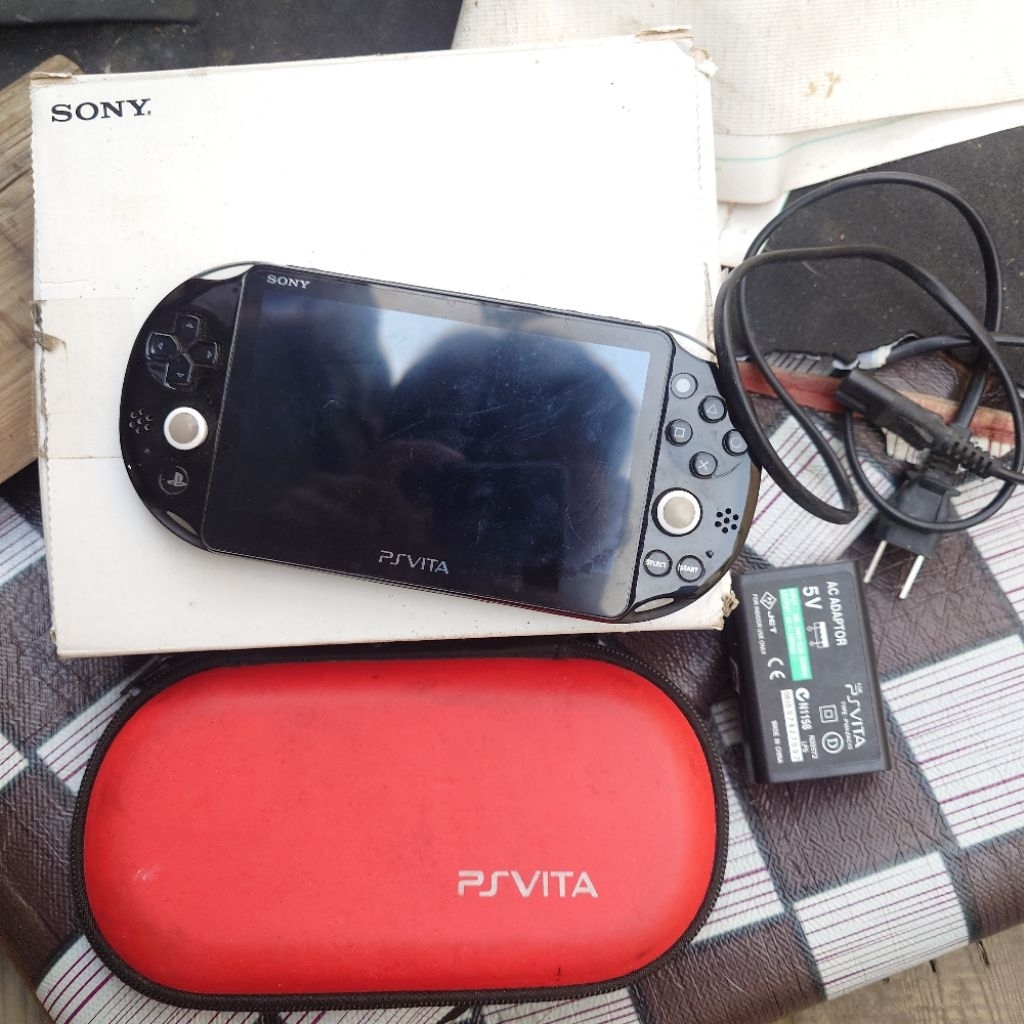 Ps Vita Slim Black Henkaku 64GB FULL GAMES