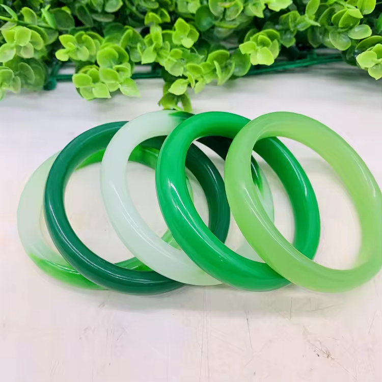 Gelang Batu Giok Asli Kualitas Terbaik  gelang batu giok batangan hijau giok