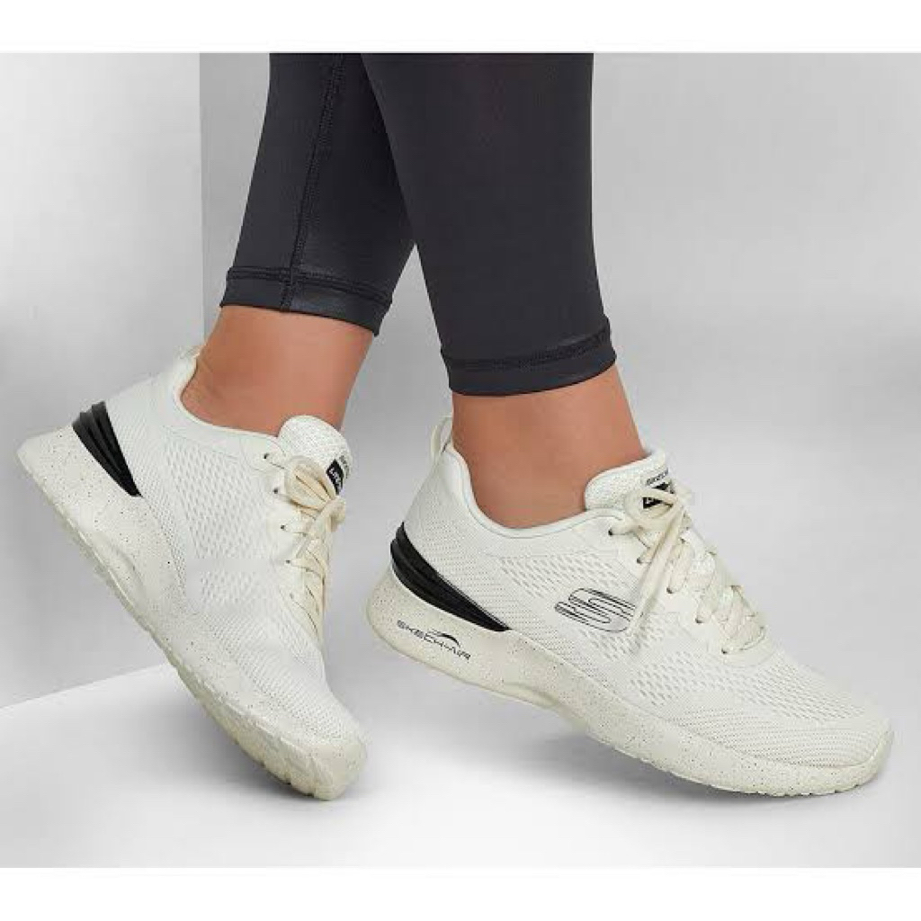 Sepatu Lari Wanita Skechers
