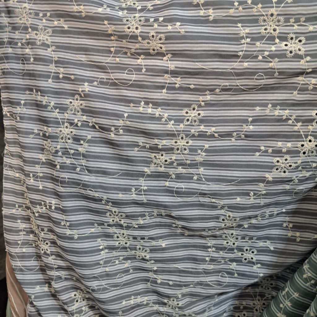 kain katun bordir - kain katun bordir bolong - kain katun bordir import - kain katun bordir premium