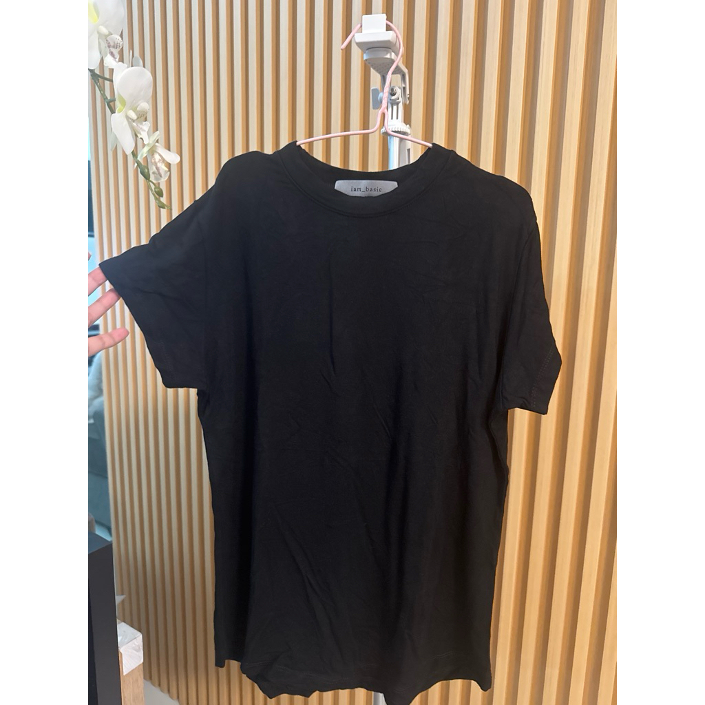 kaos polos hitam wanita