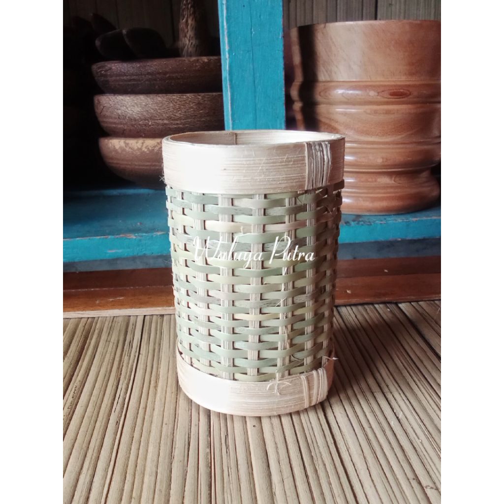 Kerajinan Bambu/Anyaman Bambu tempat pensil/tempat sendok