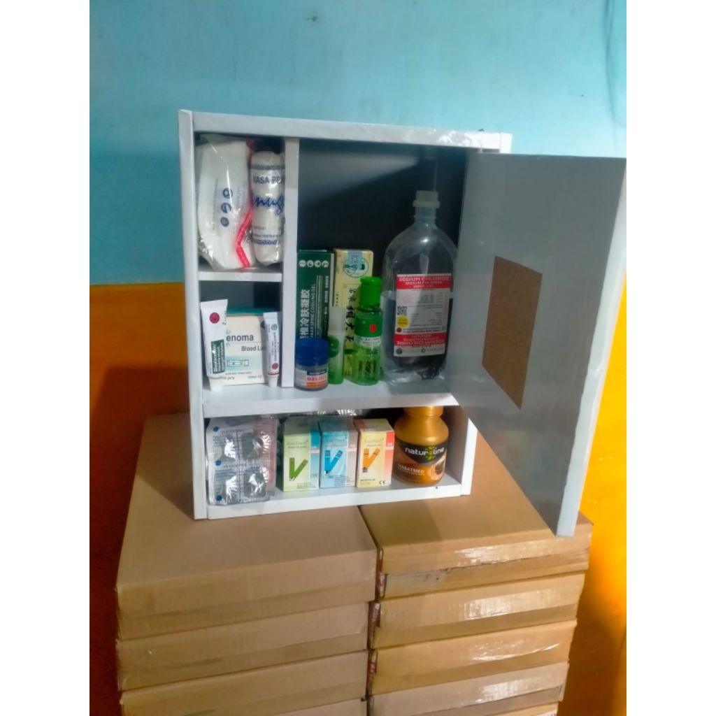 KOTAK P3K DINDING/KOTAK OBAT/TEMPAT PENYIMPANAN OBAT