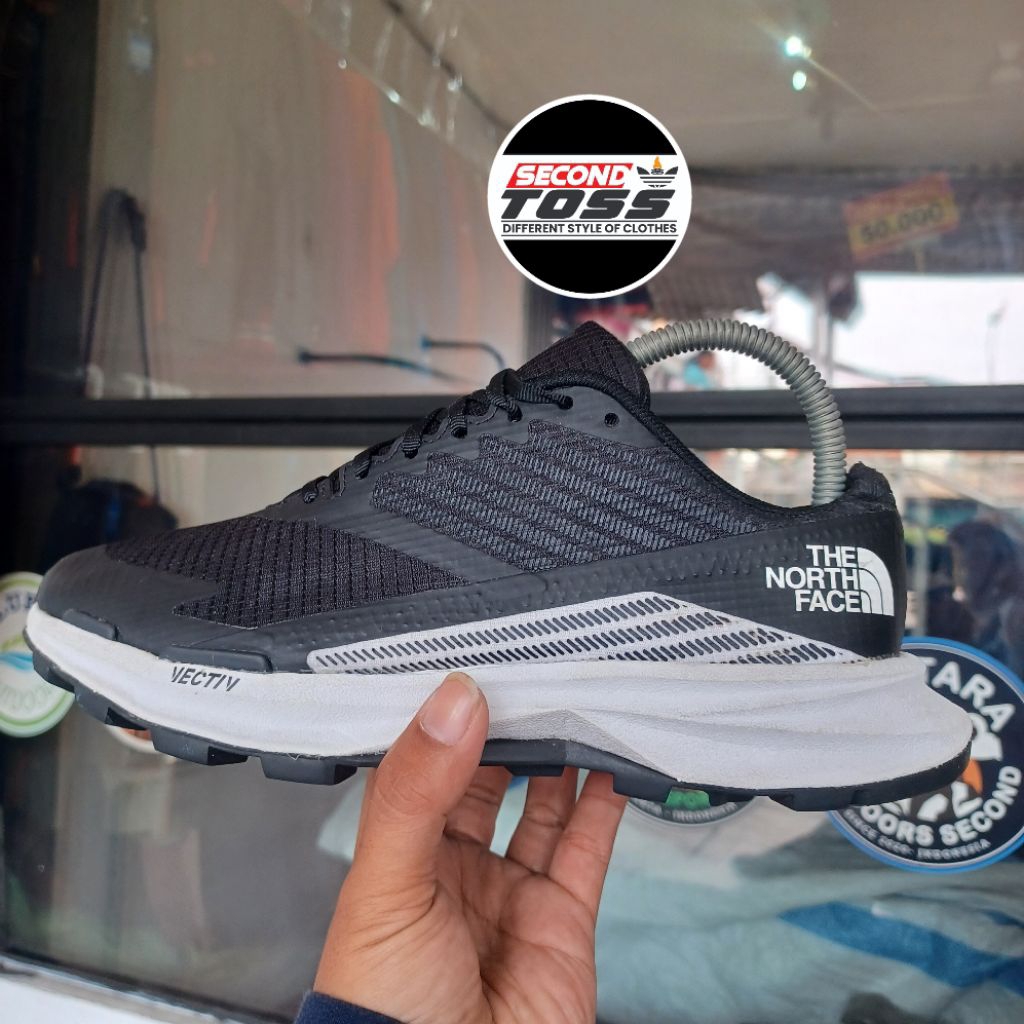 sepatu Trail Running Tnf