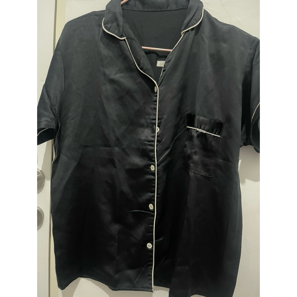 Preloved Piyama Satin Hitam Size Reguler Black Baju Tidur Celana Pendek